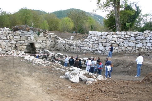 le mura megalitiche sannitiche di Trebula Balliensis, in Campania